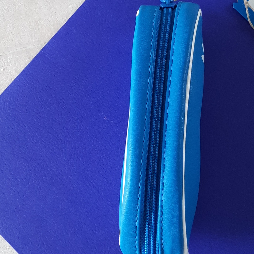 adidas Bright Blue Eyewear Pouch with White Trim And Black Sunglasses - Picture 2 of 7